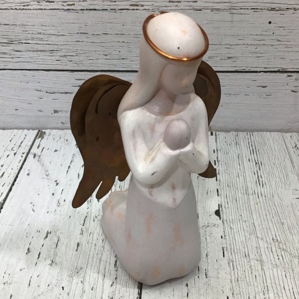2002 Gentle Souls Faith Kneeling Praying Angel Mind Spring Christmas Holiday​​​